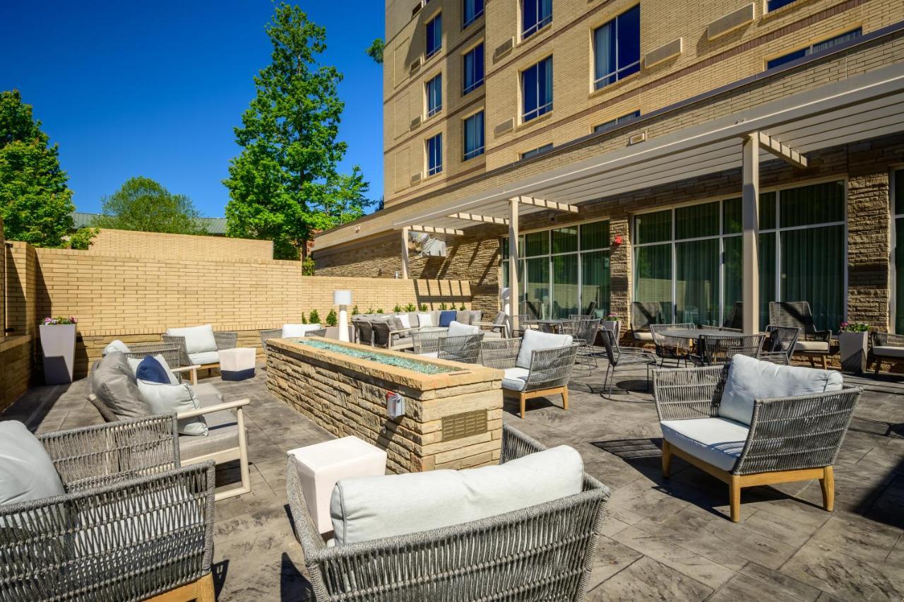 Courtyard By Marriott Raleigh Cary Crossroads Hotel Exterior foto