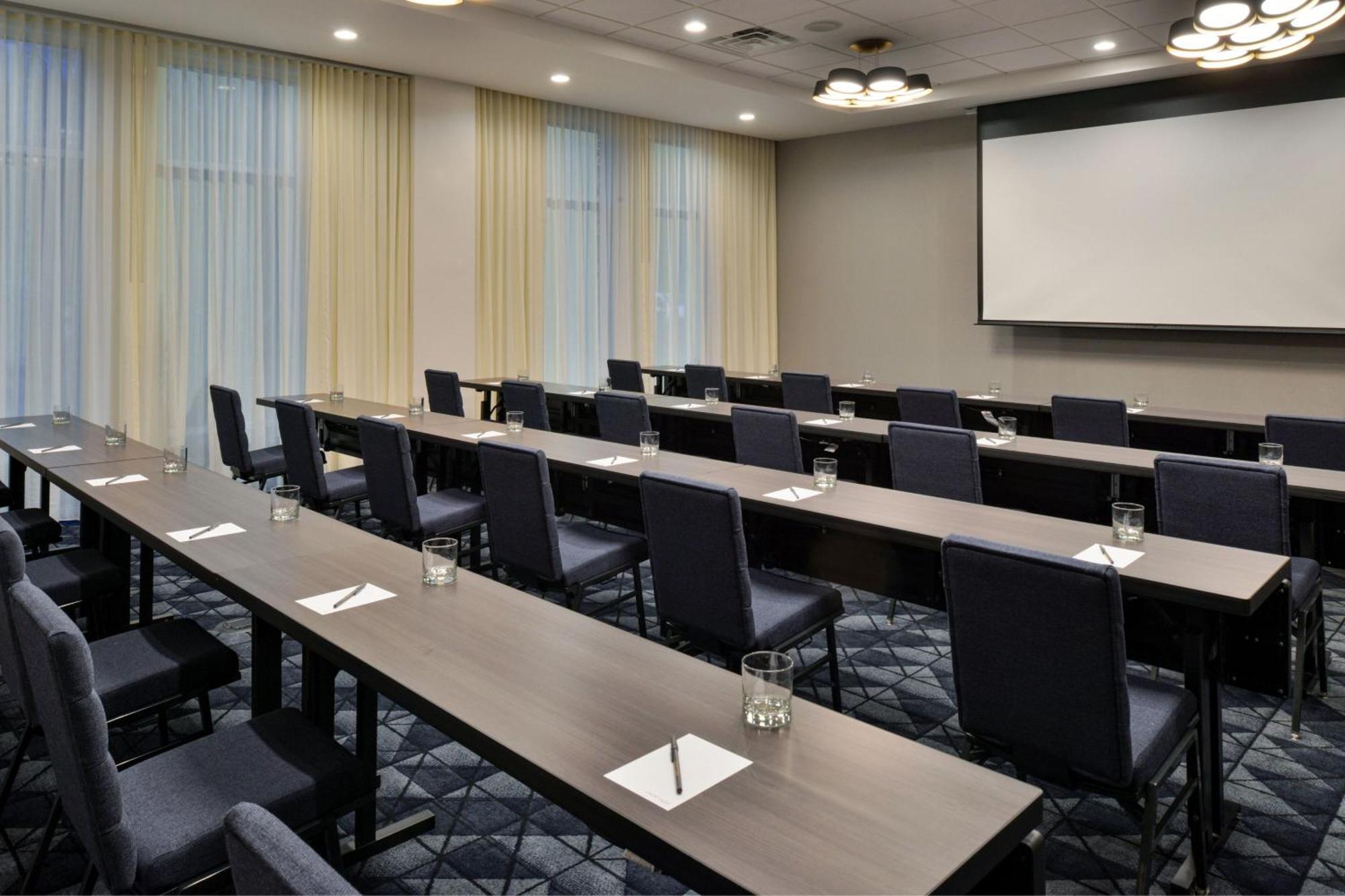 Courtyard By Marriott Raleigh Cary Crossroads Hotel Exterior foto